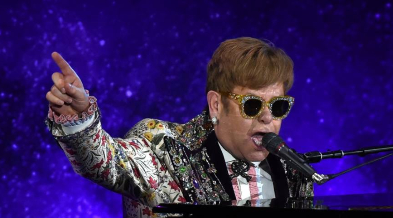 Elton John anuncia las últimas fechas de su gira de despedida para 2022 …