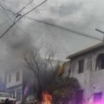 Prenden fuego para mitigar frío en casa abandonada; uno muere