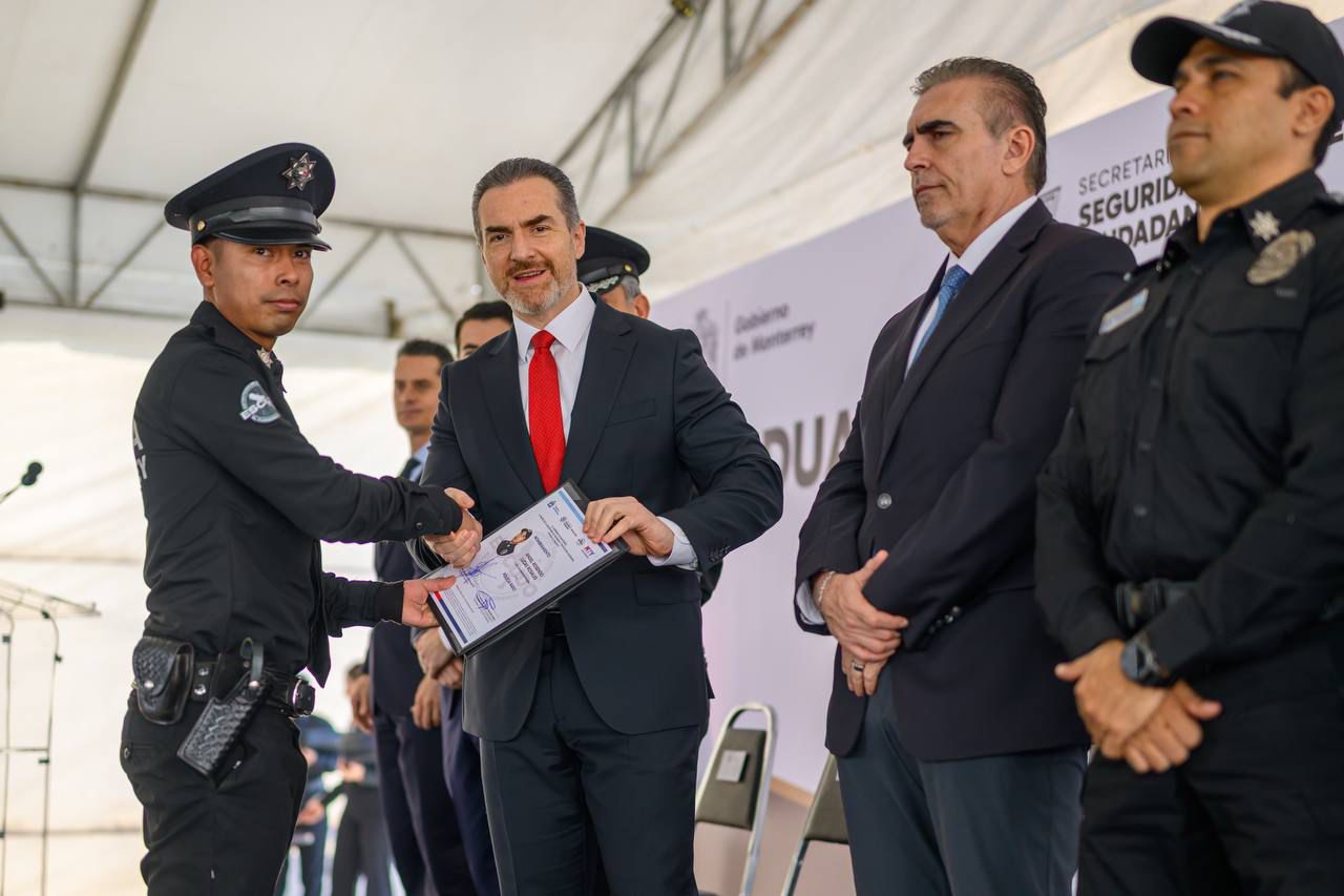 Se incorporan a Policía de Monterrey 168 elementos más - Círculo ...