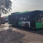 Camión urbano se incendia en Guadalupe; pasajeros logran salir ilesos