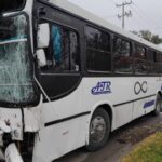 Choque entre camiones de transporte de personal deja 31 personas valoradas en Apodaca