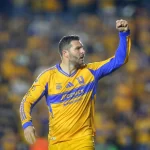 Gignac, genio y figura; define la victoria de Tigres en el clásico regio