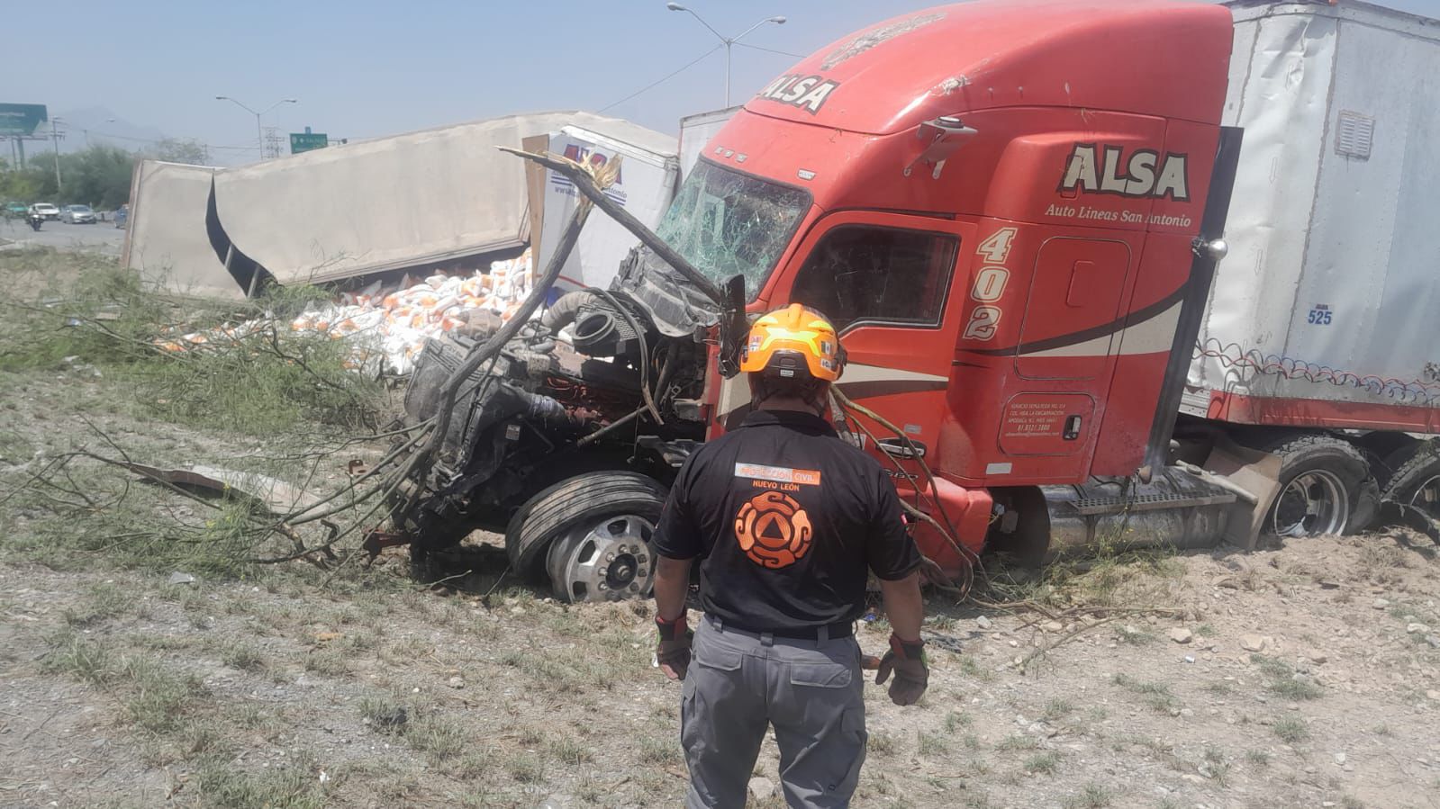 Tráiler sin frenos provoca choque múltiple y deja un fallecido en Santa ...