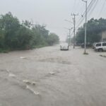 Lluvias provocan cierres viales y afectaciones en Escobedo