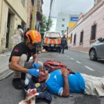 Adulto mayor resulta lesionado tras caída en el centro de Monterrey