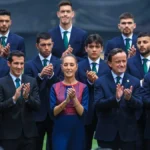 Claudia Sheinbaum abandera a la Selección Mexicana para el Mundial 2026