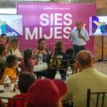 Mijes escucha demandas ciudadanas durante encuentro con vecinos de Monterrey