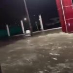Reportan encharcamientos en avenida Lincoln tras lluvias en el área metropolitana
