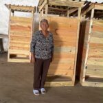 Entregan contenedores de agua y letrinas en comunidades de Doctor Arroyo