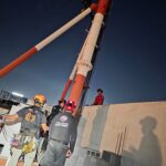 Hombre armado con cuchillo sube a antena y provoca movilización en Monterrey