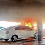 Incendio de vehículo provoca evacuación de 260 personas en el Centro de Monterrey