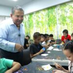 Niños aprenden sobre el cuidado de mascotas en Campamentos de Verano Norteños