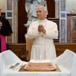 Papa celebra cumpleaños número 71 durante actividad en el Vaticano