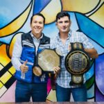 Reconoce alcalde de San Nicolás a Alejandro “Gallito” Flores por sus títulos en artes marciales mixtas