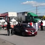Protestan trabajadores del IMSS y bloquean avenida Miguel Alemán en Apodaca