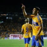 Tigres vence al Toluca y le arrebata el liderato