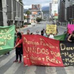 Protestan por tercer día consecutivo trabajadores del IMSS en Nuevo León