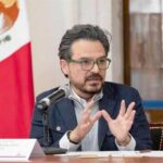 IMSS aprueba aumento global de 8% para sus trabajadores