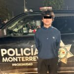 Detienen a joven en el Centro de Monterrey con motocicleta reportada como robada