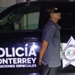 Detienen a joven con arma y presuntas dosis de cristal en Monterrey